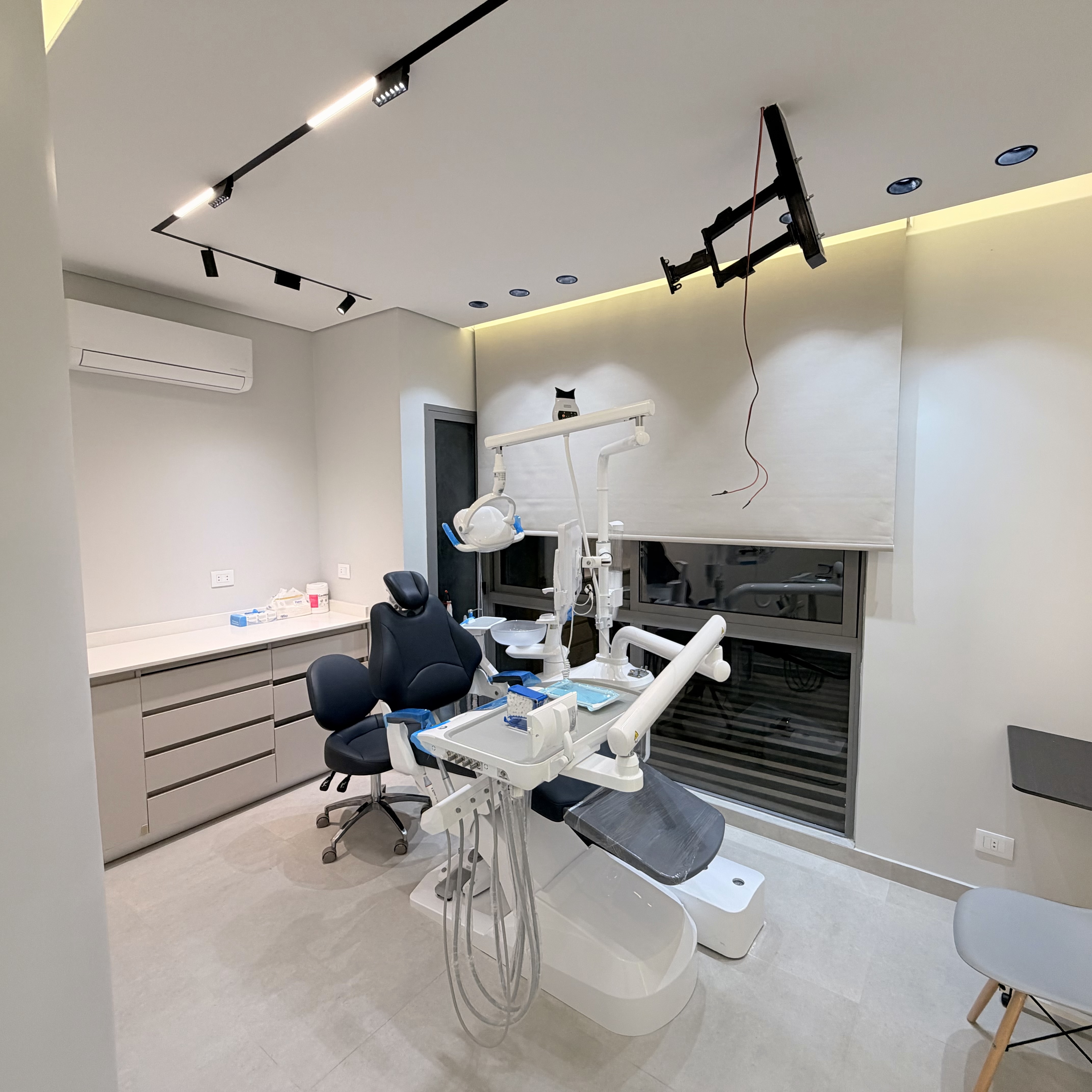 AuraDent Clinic — interior view 4